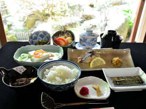 *【朝食一例】爽やかな朝をより楽しませてくれる輪朝食をご用意。季節により食材等は異なります