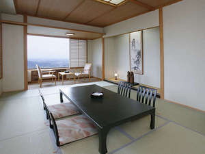 【標準客室和室10畳】眺望は夜景の見えるお部屋、または筑波山側をお選びください