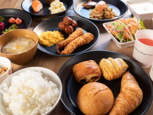 「天然温泉　東風の湯　スーパーホテル富山・射水」の和食派も洋食派もどちらもご堪能いただけます
