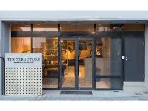 「THE　STRUCTURE　HOSTEL&CAFEBAR」の外観