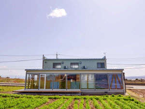 「ココリト大根島　ザ　ゲストハウス」の一面農場に囲まれたゲストハウス