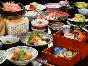 【お食事一例】自然の恵みを詰め込んだ彩り豊かな和会席