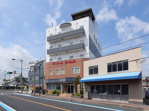 「ＳＴＡＴＩＯＮ　ＰＬＡＺＡ　ホテル池田屋」の外観昼景