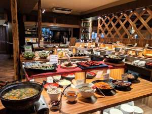 【夕食】創作会津郷土料理ビュッフェ。和食を中心としたビュッフェです。