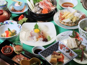 【夕食一例】季節ごと旬の食材や地元の食材を使った和会席