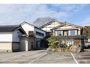 「富山の旬を味わう割烹民宿　うら屋」のうら屋外観