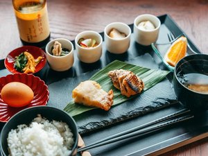 洋食屋ケムリ（徒歩5分）：朝食