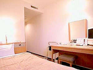 ■客室：シングルルームは10平米