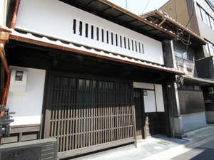 「淳風しらふじ庵」の京都の伝統家屋「京町家」に貸切でご宿泊頂けます