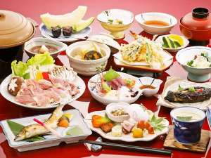 「宮下温泉　栄光舘」の三島地鶏など奥会津の旬の食材をふんだんに使用したお料理です♪