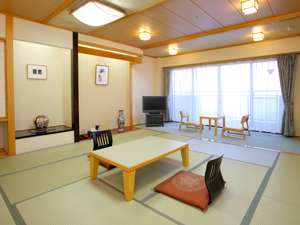 客室一例（新館）広々とした清潔感あふれる和室をご用意しております。