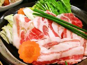 鹿児島の特産桜島美湯豚しゃぶしゃぶ。鰹節の旨みたっぷりの自家製ポン酢でお召し上がりください。