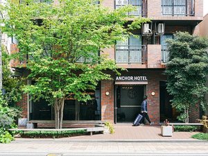 「ANCHOR　HOTEL　FUKUYAMA（アンカーホテル福山）」のホテル外観。