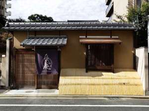 「京都たわら庵」の玄関