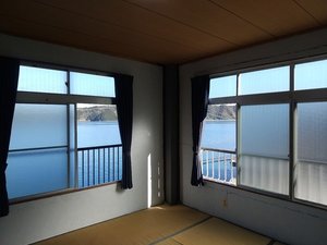 東側客室と窓からの風景