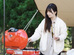 テント前のデッキでBBQ可能