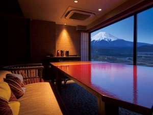 福地Ｂタイプ／リビングから望む富士山（写真は544号室）