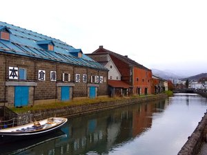 【小樽運河】小樽の最も有名なスポット。歴史を感じる風景が季節毎に様々な表情を見せてくれます。
