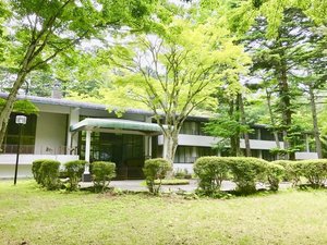 「メープルコート軽井沢」の軽井沢の別荘の雰囲気を感じられる閑静な立地!空気がおいしー　（＾θ＾）♪