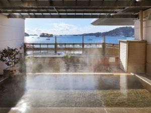 松島温泉「絹肌の湯」露天風呂（女性側）