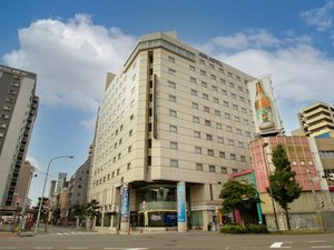 「アパホテル〈福岡渡辺通駅前〉EXCELLENT」のホテル外観