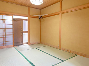 ・【４名和室】最大4名様まで宿泊可能なお部屋は、荷物が多くても広々利用できます