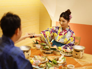 ご夕食は「個室のお食事処」でゆっくりと♪気兼ねない空間で、城崎の美食に舌鼓。