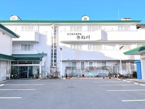 「きぬ川温泉ホテル」のホテル外装