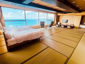 限定１室の日本海に大きく面したトリプルルームです。絶景の旅をお楽しみください。