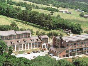 「猪苗代観光ホテル」の猪苗代観光ホテルは会津磐梯山の中腹に位置し、眼下には猪苗代湖を一望。会津観光の拠点にも最適です。