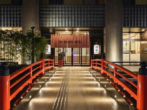 「ブリッジホテル心斎橋（道頓堀ホテルグループ）」の心斎橋のど真ん中にあるホテル。コンビニ・飲食店・大阪のメインストリート御堂筋も徒歩圏内です。