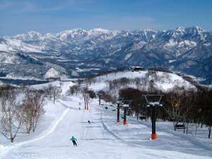 白馬五竜スキー場まで徒歩0分♪