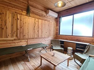 【個室　山小屋風】アウトドア用品に囲まれた趣のある個室