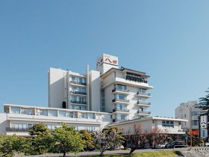 「石和温泉　美と健康と癒しの宿　ホテル八田」の【外観】さくら温泉通りに面しております