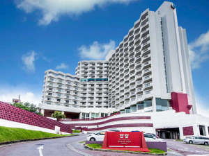 「オキナワグランメールリゾート(2020年8月リニューアル)」の沖縄市の高台に佇むリゾートホテル