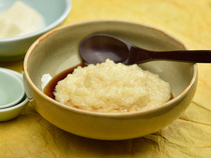 ・【朝食】とろっとしたアツアツの雑炊。ほっと安らぐ優しい味です