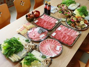 10人分の料理例ですすき焼き4人分・しゃぶしゃぶ3人分・オードブル３人分です
