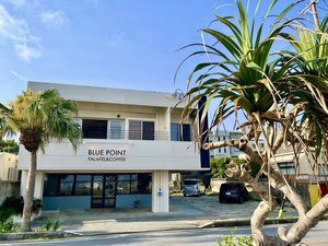 「ＢＬＵＥ　ＰＯＩＮＴ　ＯＫＩＮＡＷＡ」のBLUE POINT CAFE & CONDO