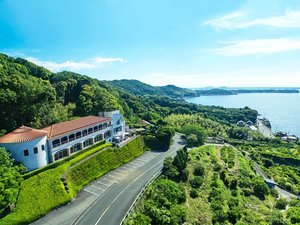 「浜名湖オーベルジュキャトルセゾン」のここにしかない絶景と美食 四季折々に、そして朝な夕なに表情を変える湖畔のリゾート。