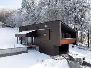 「ＶＩＬＬＡ　ＩＮＵＴＯ」のドッグラン　ドッグプール付き