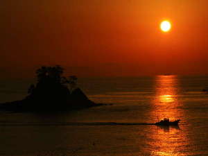 篠島の夕陽はとてもキレイです！