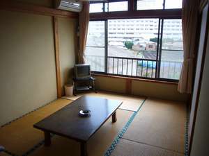 和室（2階）遠くに野島崎灯台がみえます！！