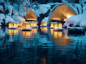 「星野リゾート　界　津軽」の【かまくら露天風呂】まるでかまくらの中に入っているような気分で湯浴みができます。
