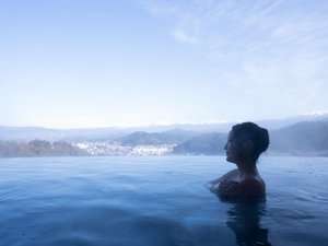 「ホテルアソシア高山リゾート」の【飛騨高山温泉一号泉 天望の湯（てんぼうのゆ）】温泉棟7階 インフィニティバス