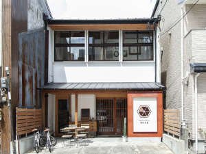 「Ｆｕｋｕｏｋａ　Ｇｕｅｓｔｈｏｕｓｅ　ＨＩＶＥ」のFukuoka Guesthouse HIVE外観