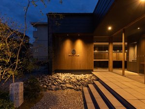 「GYU-YA　VILLA」のプライベートサウナと氷見牛の鉄板焼きで、極上の大人時間をお過ごしください