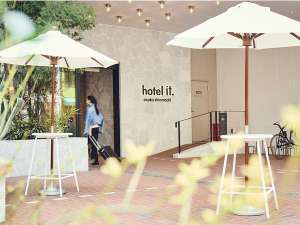 「ｈｏｔｅｌ　ｉｔ．ｏｓａｋａ　ｓｈｉｎｍａｃｈｉ」のエントランス！