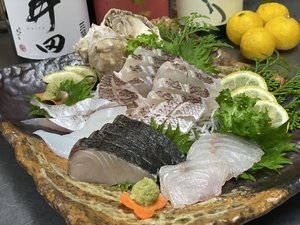 2人前お造り(鯛、サワラ、ヒラメその他)