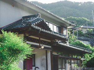 「古民家宿るうふ　坂之家」の外観