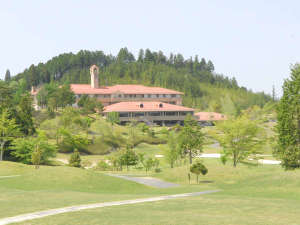恵那地方の豊かな自然に囲まれたゴルフリゾート